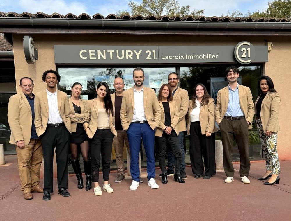 l'équipe de l'agence Lacroix Immobilier