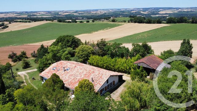 maison à vendre - 8 pièces - 272.0 m2 - L ISLE JOURDAIN - 32 - MIDI-PYRENEES - Century 21 Lacroix Immobilier
