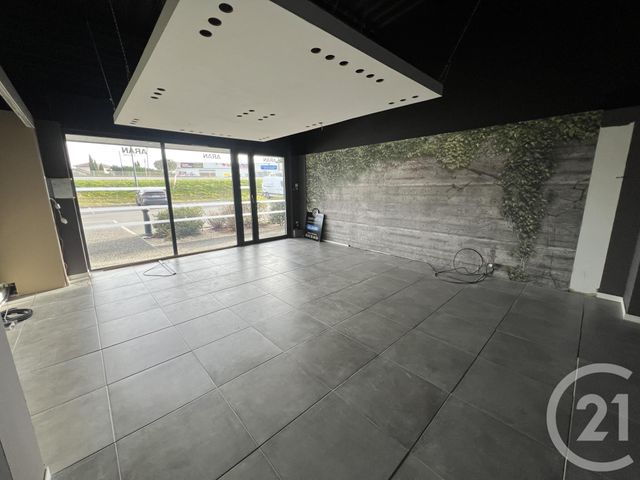 Afficher la photo en grand Appartement Local à louer - 3 pièces - 75.0 m2 - L ISLE JOURDAIN - 32 - MIDI-PYRENEES - Century 21 Lacroix Immobilier