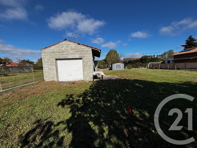 Afficher la photo en grand terrain à vendre - 500.0 m2 - LAGARDELLE SUR LEZE - 31 - MIDI-PYRENEES - Century 21 Lacroix Immobilier