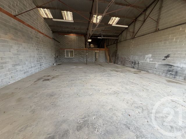 maison à louer - 2 pièces - 315.0 m2 - L ISLE JOURDAIN - 32 - MIDI-PYRENEES - Century 21 Lacroix Immobilier