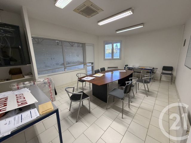 maison à louer - 2 pièces - 315.0 m2 - L ISLE JOURDAIN - 32 - MIDI-PYRENEES - Century 21 Lacroix Immobilier