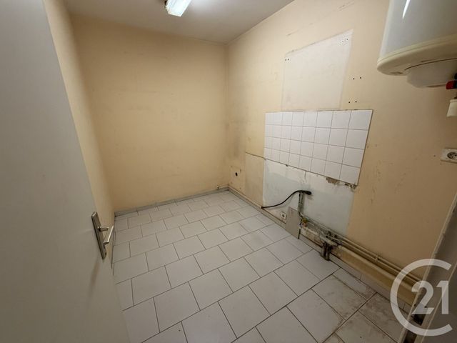 maison à louer - 2 pièces - 315.0 m2 - L ISLE JOURDAIN - 32 - MIDI-PYRENEES - Century 21 Lacroix Immobilier