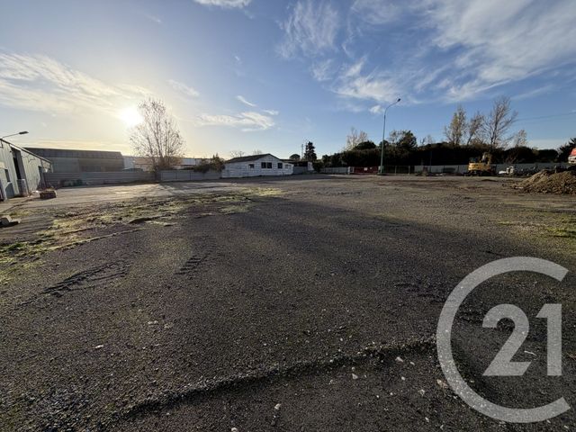 maison à louer - 2 pièces - 315.0 m2 - L ISLE JOURDAIN - 32 - MIDI-PYRENEES - Century 21 Lacroix Immobilier