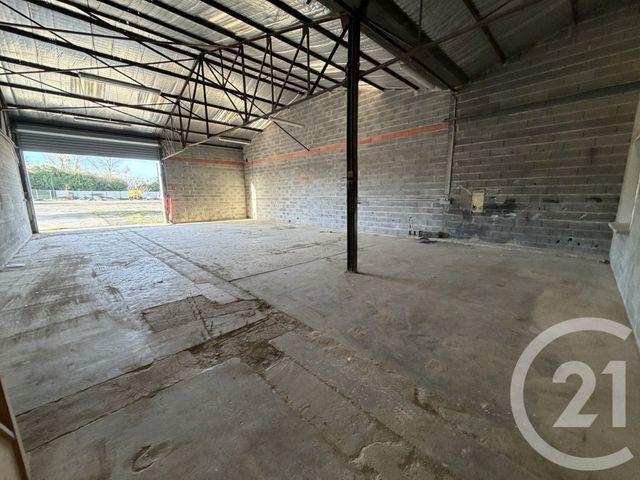 maison à louer - 2 pièces - 315.0 m2 - L ISLE JOURDAIN - 32 - MIDI-PYRENEES - Century 21 Lacroix Immobilier