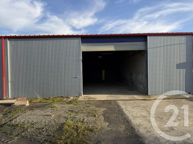 maison à louer - 2 pièces - 315.0 m2 - L ISLE JOURDAIN - 32 - MIDI-PYRENEES - Century 21 Lacroix Immobilier