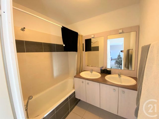 Appartement F3 à louer - 3 pièces - 50.7 m2 - EAUNES - 31 - MIDI-PYRENEES - Century 21 Lacroix Immobilier