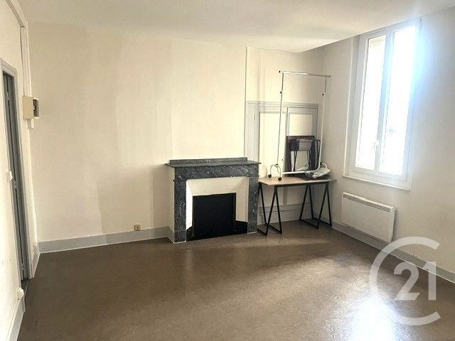 Appartement T1 à louer - 1 pièce - 23.43 m2 - L ISLE JOURDAIN - 32 - MIDI-PYRENEES - Century 21 Lacroix Immobilier