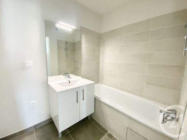 Appartement T3 à louer - 3 pièces - 60.4 m2 - PINSAGUEL - 31 - MIDI-PYRENEES - Century 21 Lacroix Immobilier