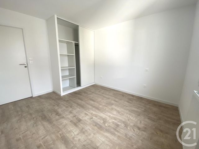 Appartement T2 à louer - 2 pièces - 40.1 m2 - ROQUES - 31 - MIDI-PYRENEES - Century 21 Lacroix Immobilier