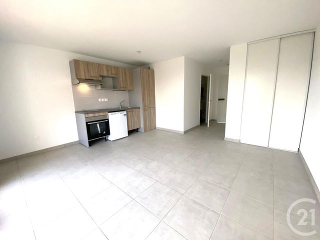 Appartement T2 à louer - 2 pièces - 40.1 m2 - ROQUES - 31 - MIDI-PYRENEES - Century 21 Lacroix Immobilier
