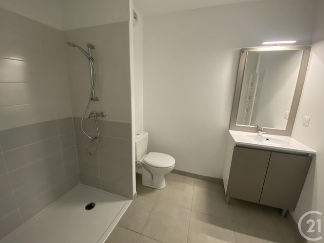 Appartement T2 à louer - 2 pièces - 40.1 m2 - ROQUES - 31 - MIDI-PYRENEES - Century 21 Lacroix Immobilier